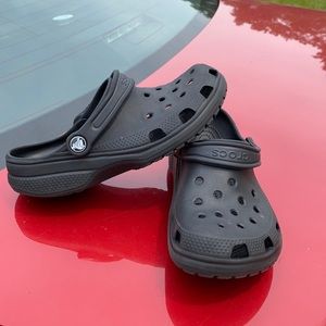 Black women’s crocs